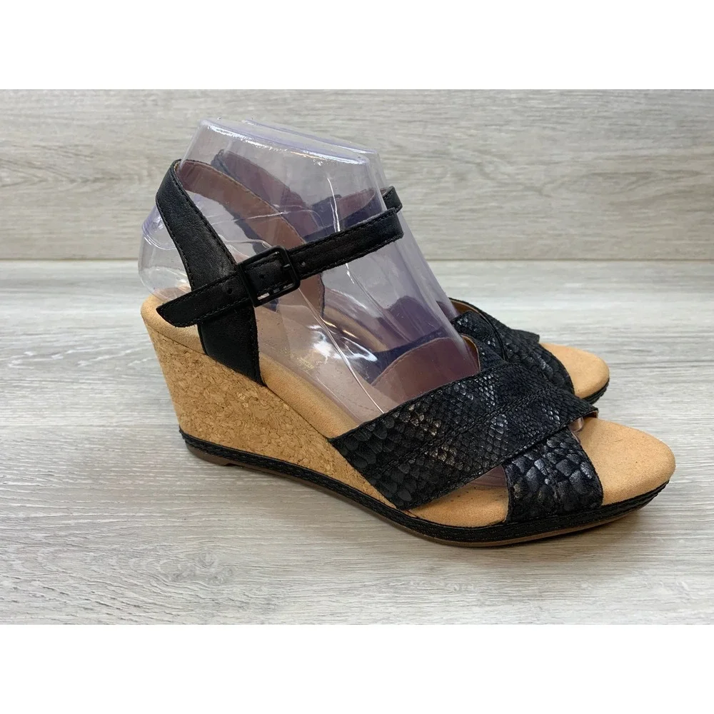 Clarks Women's Black Snakeskin Wedge Sandals Cushion Soft 8 Comfort Shoes